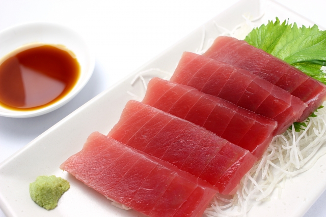 Bigeye-tuna-fillet-sashimi